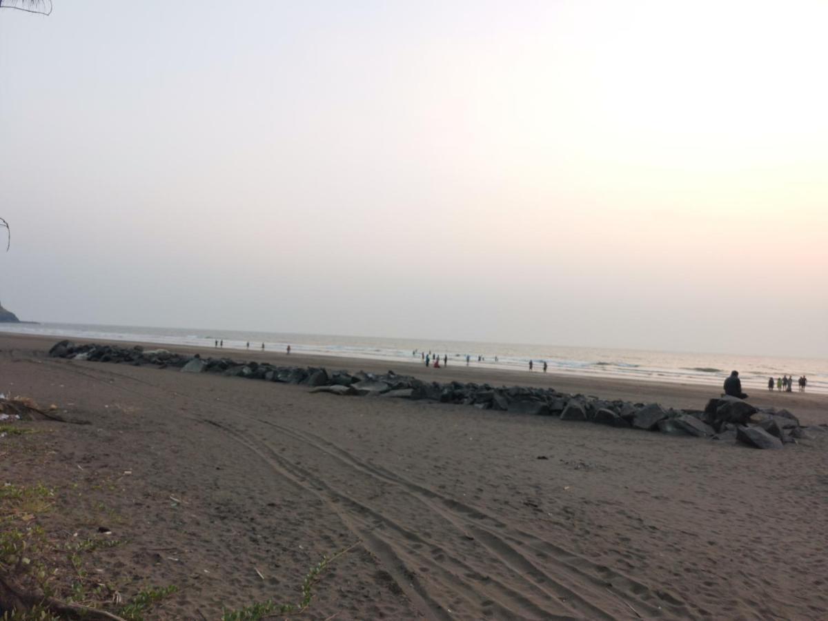 Tranquil Beach Resort Harihareshwar Exterior photo